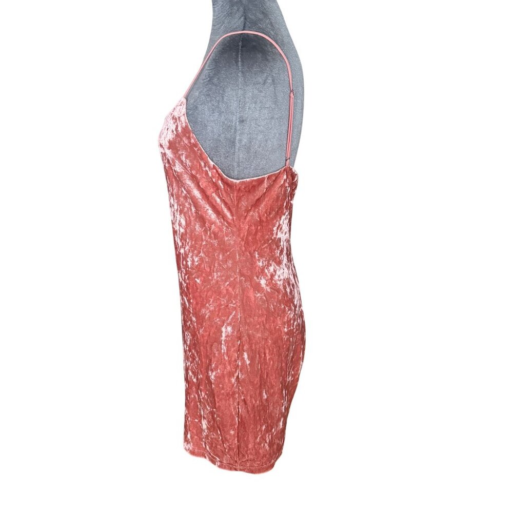 Ecote Velvet Pink Crushed Mini Slip Dress With Adjustable Spaghetti Straps Size - Picture 3 of 5